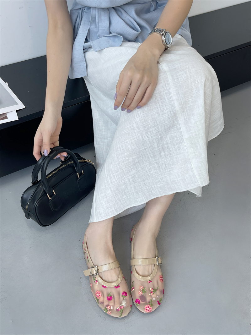 2025 New Style Shallow Mouth Single Shoes Mesh Fabric Women's Flats - Image 3