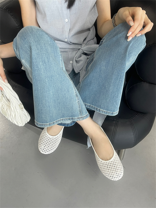 2025 New Cutout Shallow Mouth Women's Flat Shoes - Image 2