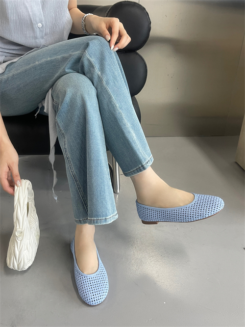 2025 New Cutout Shallow Mouth Women's Flat Shoes - Image 4