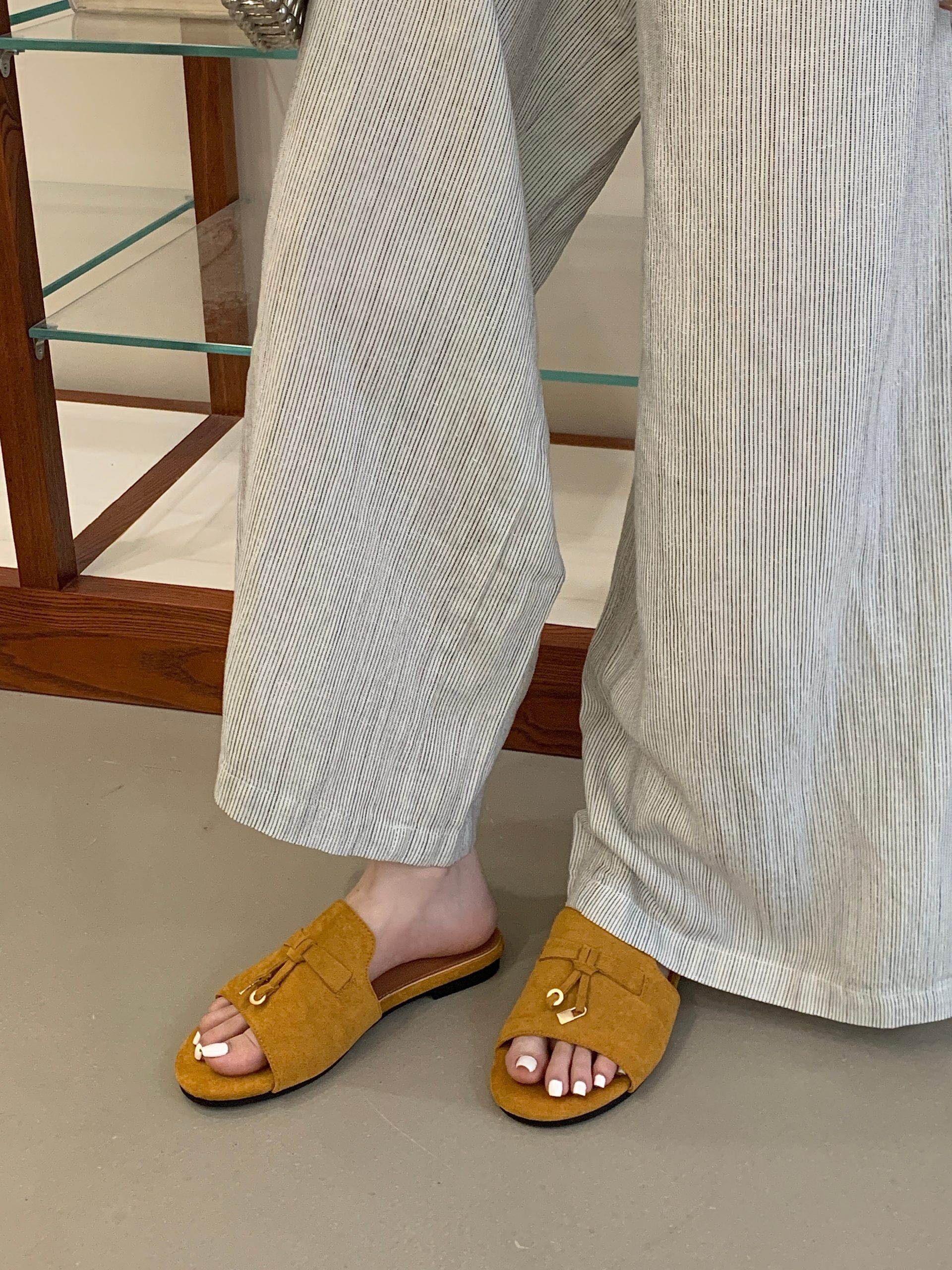 2026 Summer New Flat Comfort One-Strap Slippers Korean Style Beach Sandals for Women - Image 3